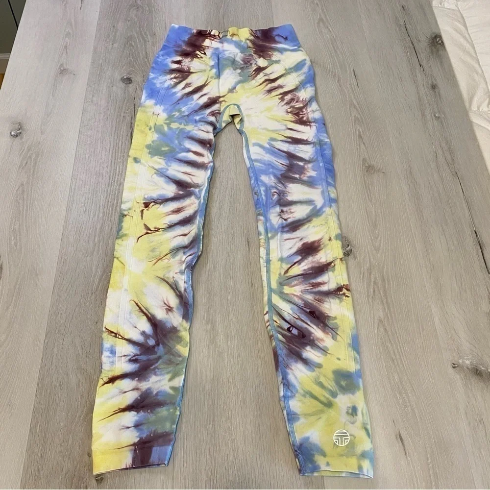 Tory Sport Tie Dye Seamless Chevron Cropped Leggings, Blue/Yellow/Burgundy, XS